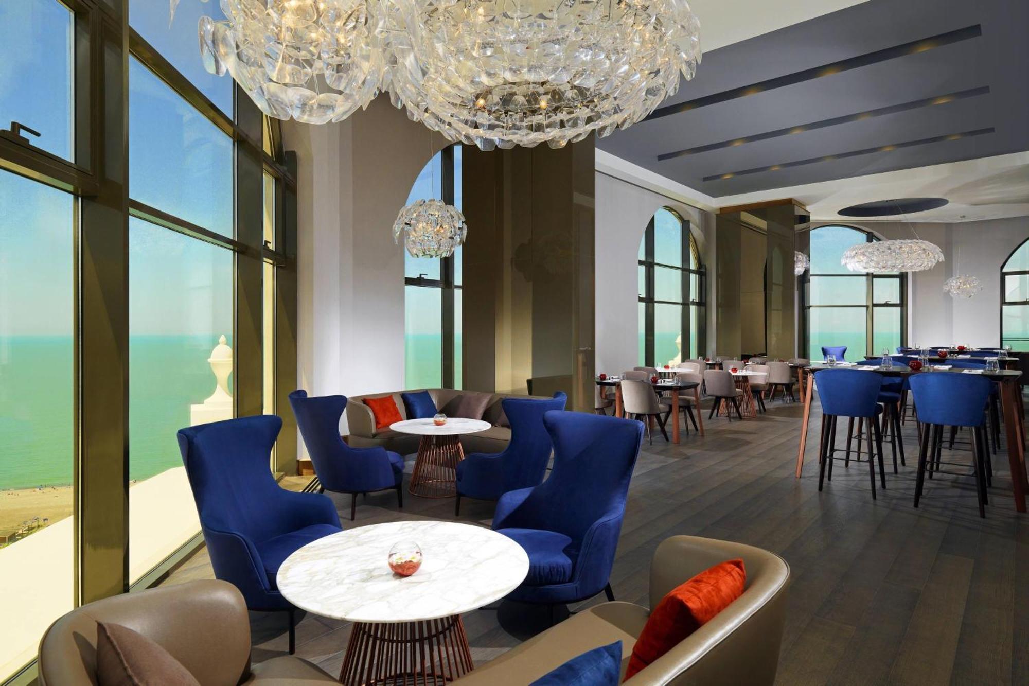 Sheraton Batumi Hotel Eksteriør bilde The Lounge at the 360° Sky Lounge
