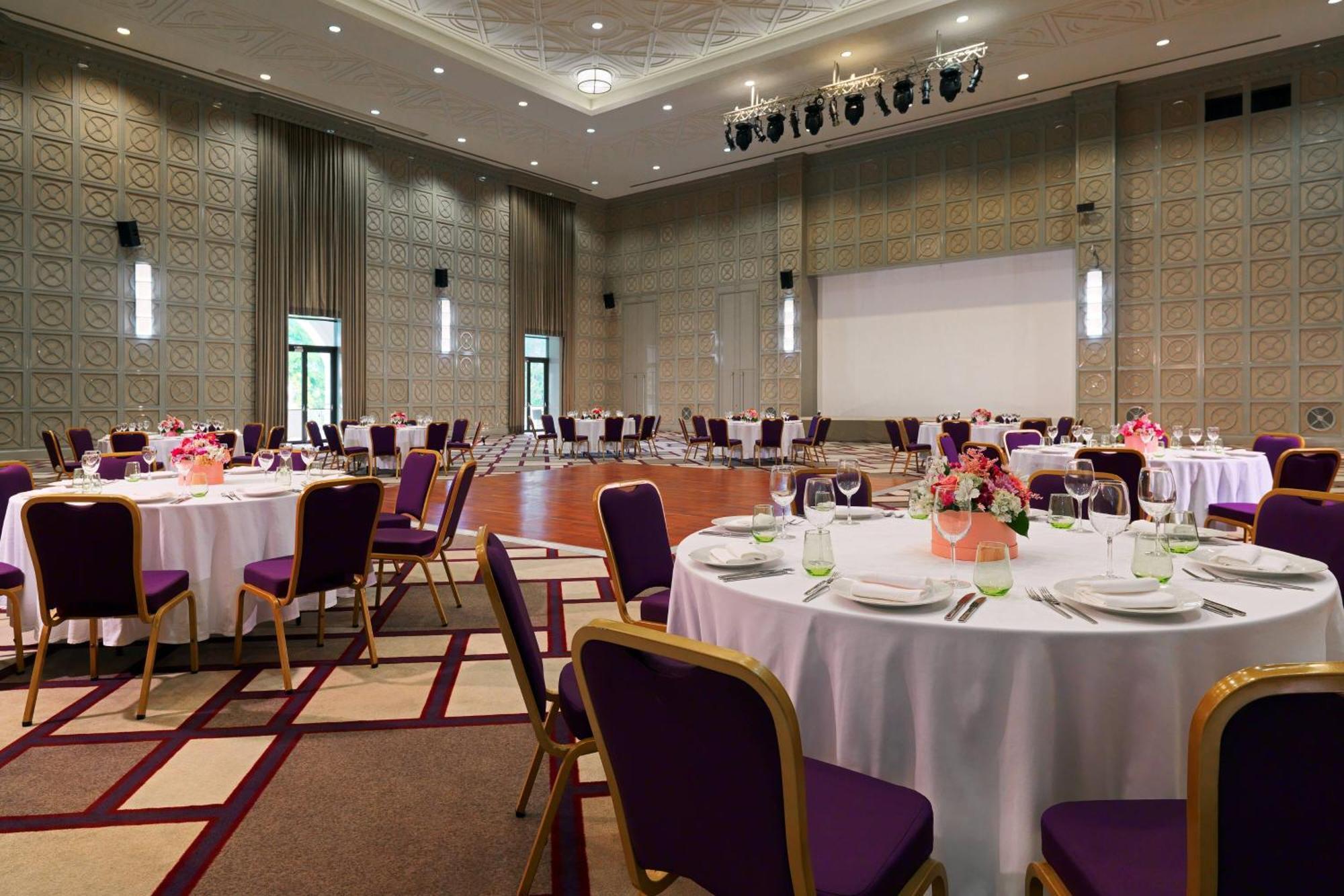 Sheraton Batumi Hotel Eksteriør bilde The ballroom